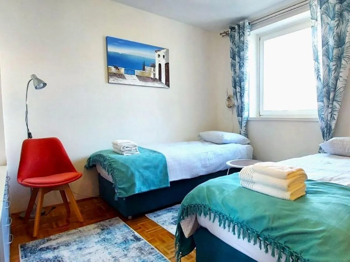 Apartment Roko - 150 M From The Beach Crikvenica 0*,
