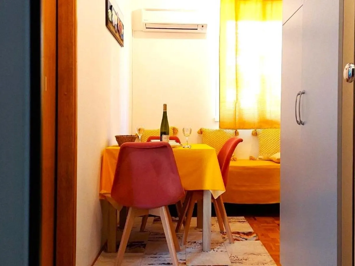 Apartment Roko - 150 M From The Beach Crikvenica